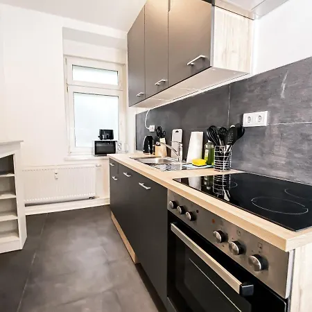 Moderne 3 Schlafzimmer Mit Modernem Bad, Kueche, Waschmaschine Und Trockner * Leipzig