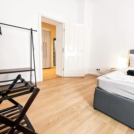 Moderne 3 Schlafzimmer Mit Modernem Bad, Kueche, Waschmaschine Und Trockner Apartment Leipzig