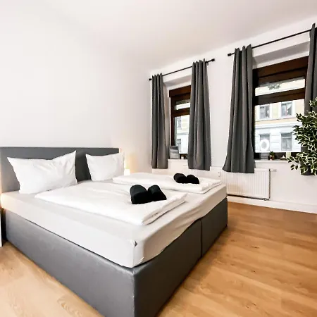 Apartment Moderne 3 Schlafzimmer Mit Modernem Bad, Kueche, Waschmaschine Und Trockner *