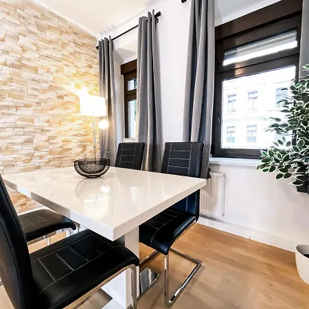 Moderne 3 Schlafzimmer Mit Modernem Bad, Kueche, Waschmaschine Und Trockner Apartment Leipzig