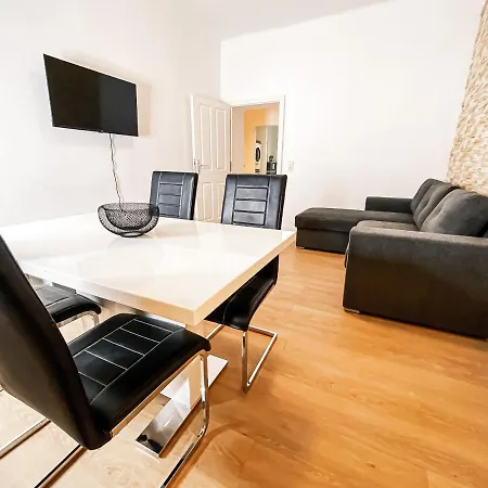Moderne 3 Schlafzimmer Mit Modernem Bad, Kueche, Waschmaschine Und Trockner Apartment Leipzig